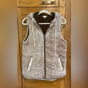 Hem & Thread sherpa hooded vest